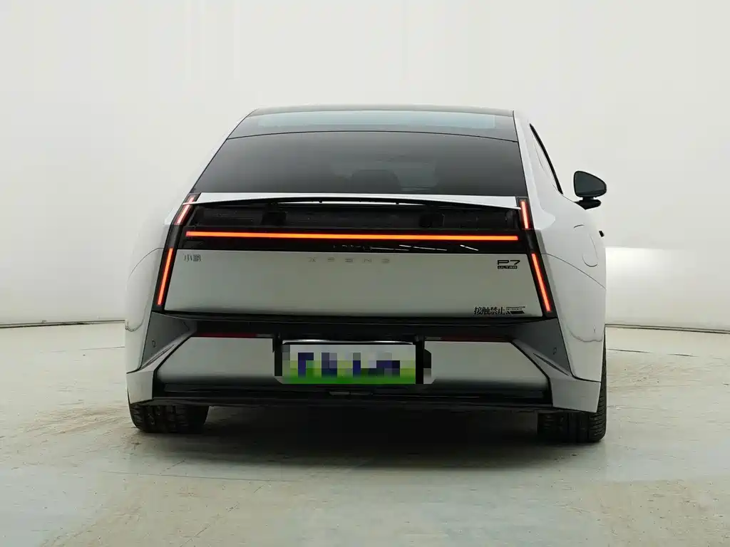 XPeng P7 — миниатюра 12