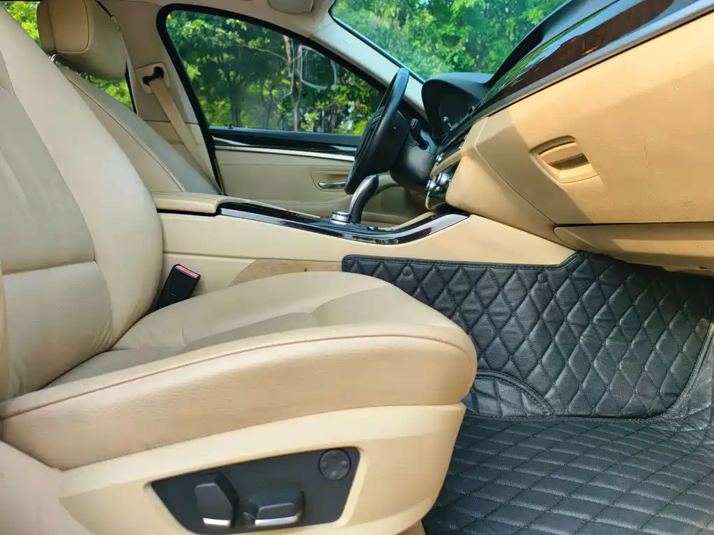 BMW 5 Series — миниатюра 14