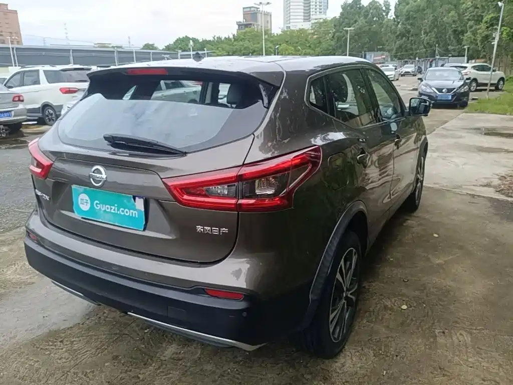 Nissan Qashqai — миниатюра 7
