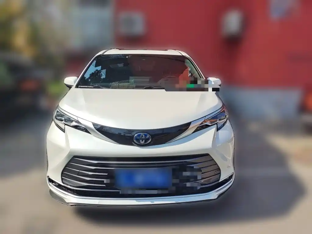Toyota Sienna — миниатюра 23