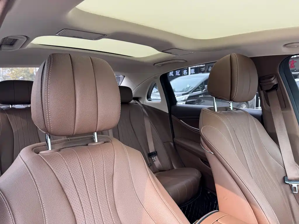 Mercedes-Benz E-Class — миниатюра 16