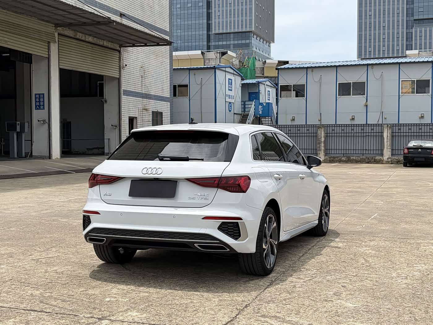 Audi A3 1.4 л 2023 г. Белый, пробег 29000 км