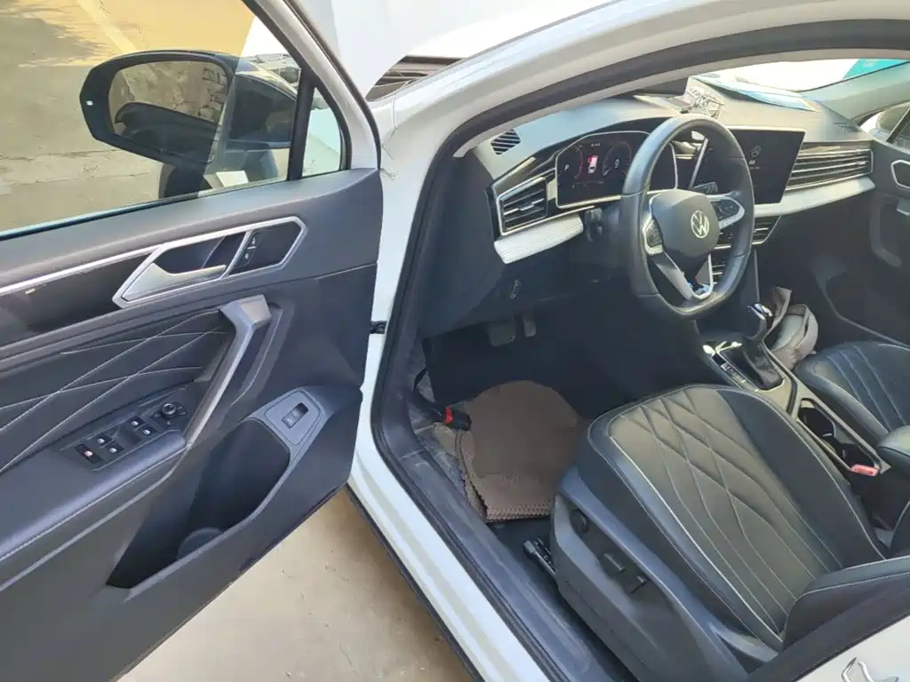 Volkswagen Tiguan L — миниатюра 16