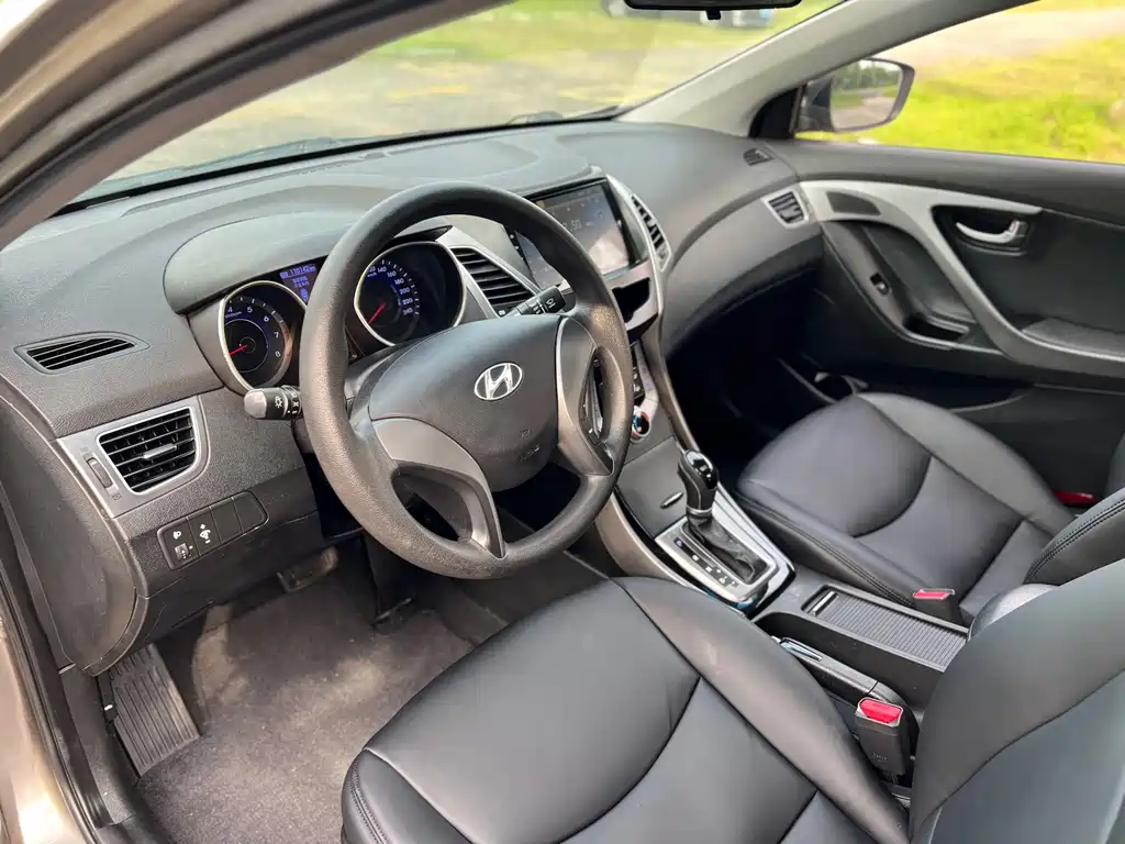 Hyundai Elantra Langdong 1.6L Auto Premium Type, фото 8