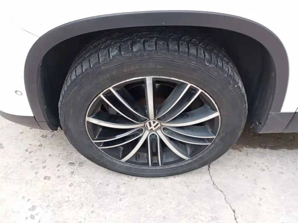 Volkswagen Tiguan — миниатюра 23