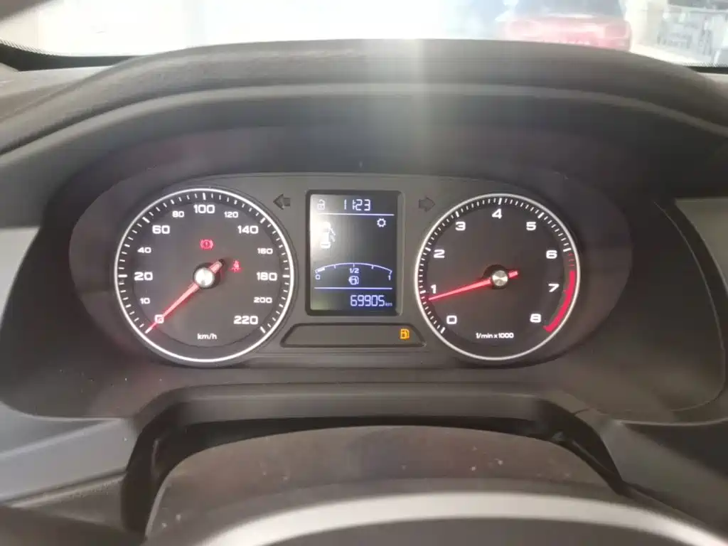 Roewe 360 — миниатюра 12