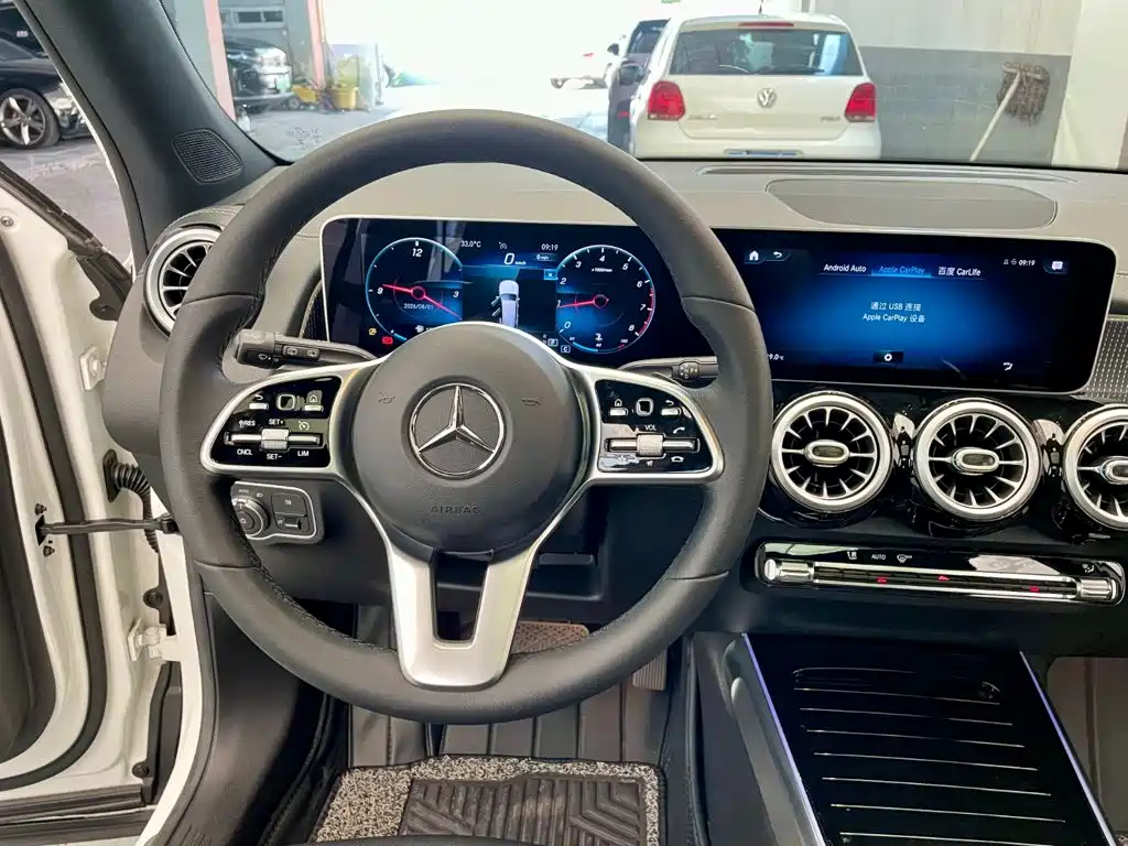 Mercedes-Benz GLB — миниатюра 12