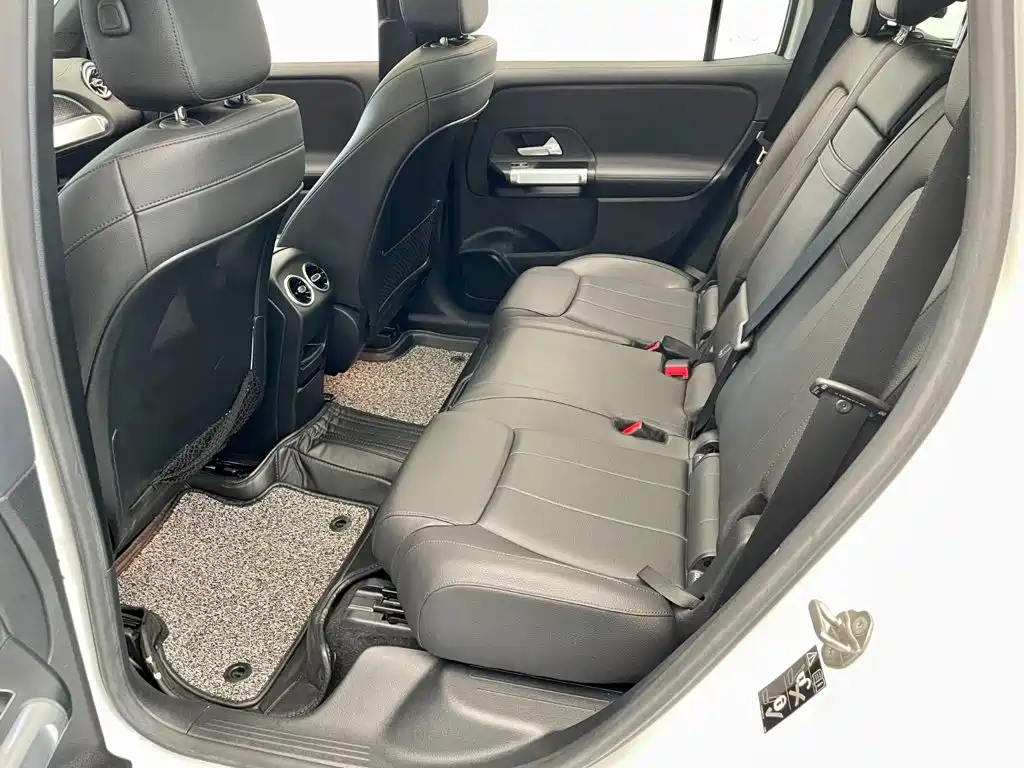 Mercedes-Benz GLB — миниатюра 7