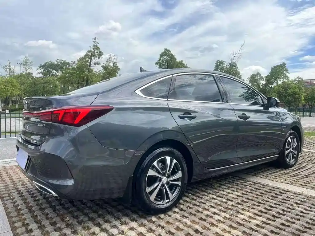 Changan Eado — миниатюра 9