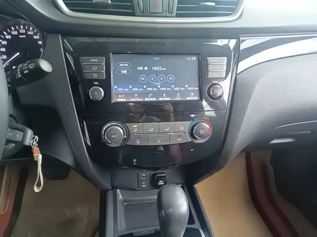 Nissan Qashqai — миниатюра 13