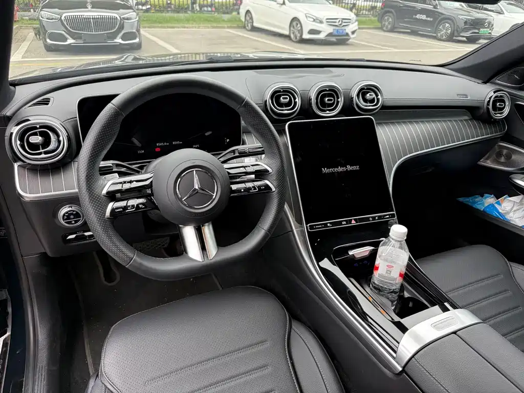 Mercedes-Benz C-Class — миниатюра 6