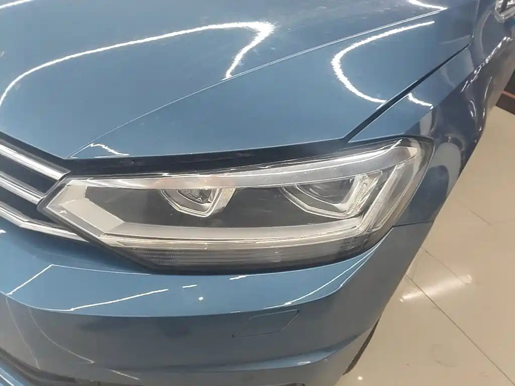 Volkswagen Touran — миниатюра 24