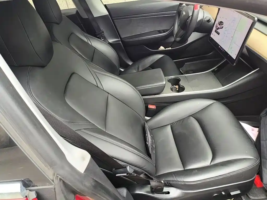 Tesla Model 3 — миниатюра 25