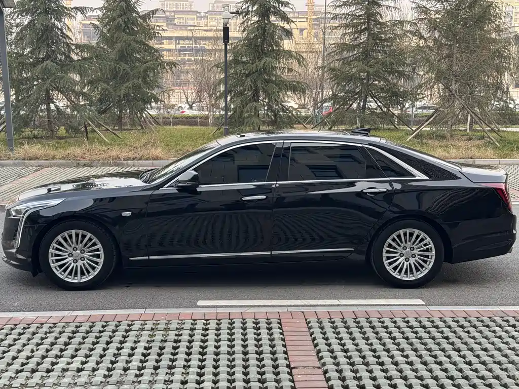 CADILLAC CT6