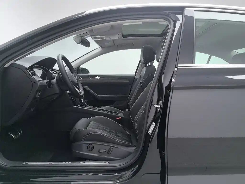 Volkswagen Magotan PHEV — миниатюра 10