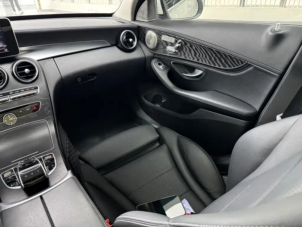 Mercedes-Benz C-Class — миниатюра 7