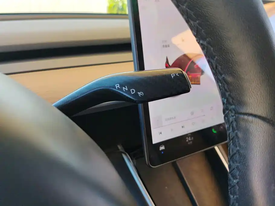 Tesla Model 3 — миниатюра 16