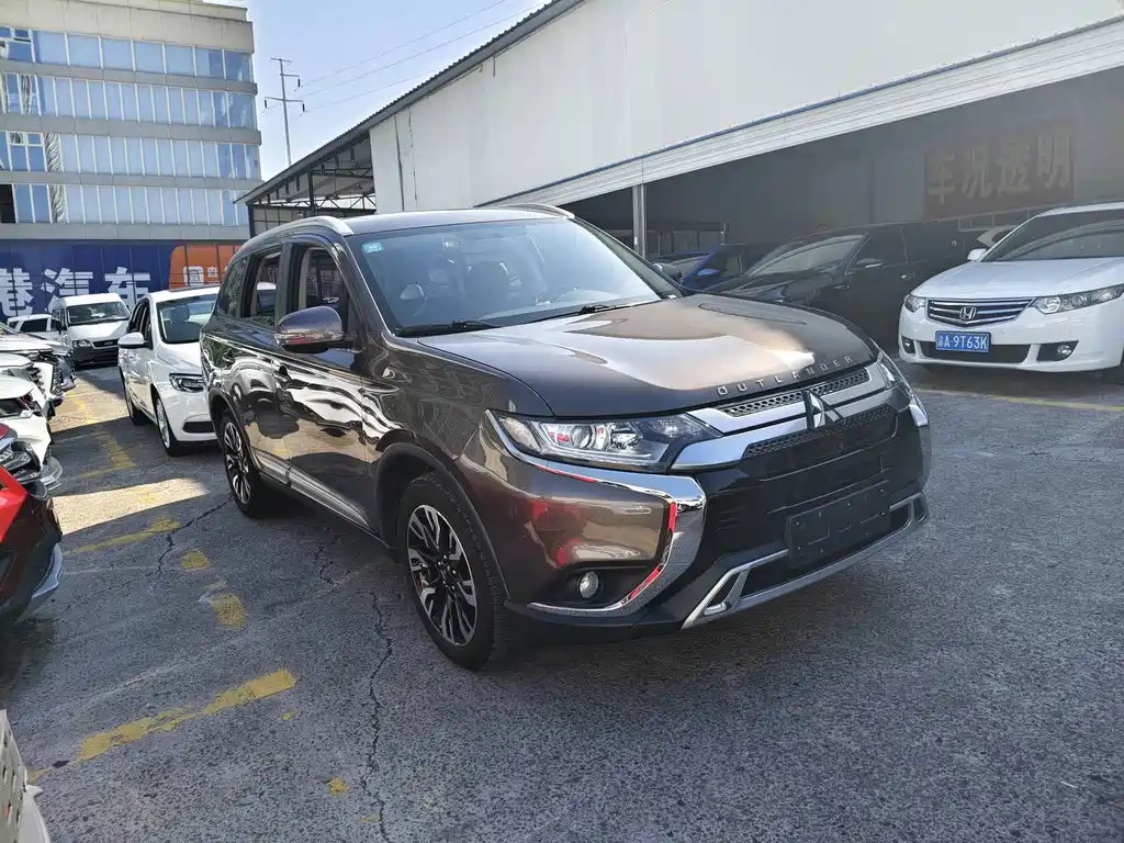 Mitsubishi Outlander — миниатюра 2