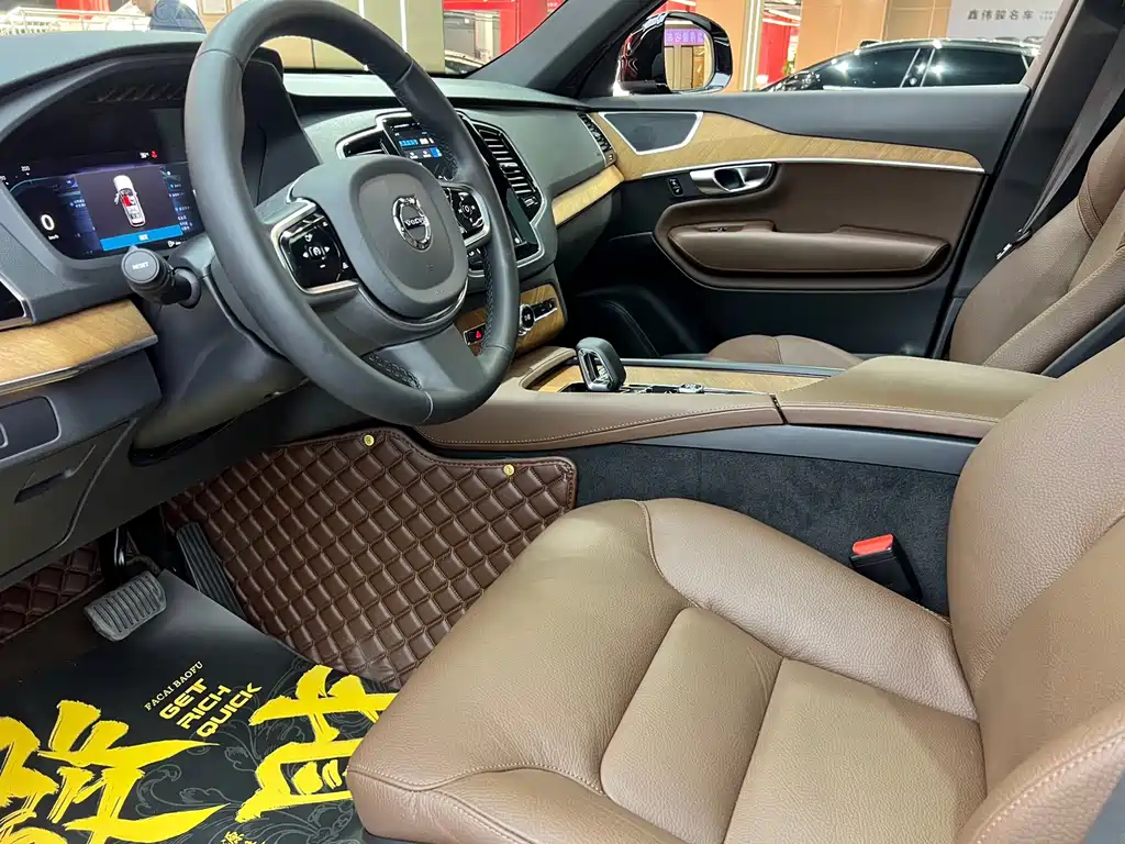 Volvo XC90 — миниатюра 8