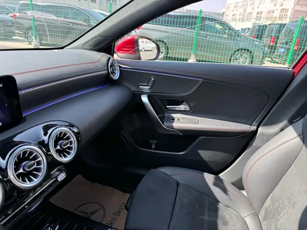 Mercedes-Benz A-Class A 2024 A 200 L Fashion