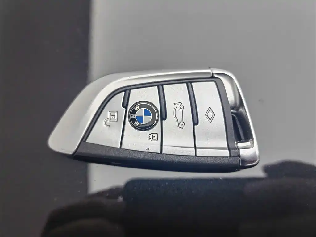 BMW 5 Series New Energy — миниатюра 19