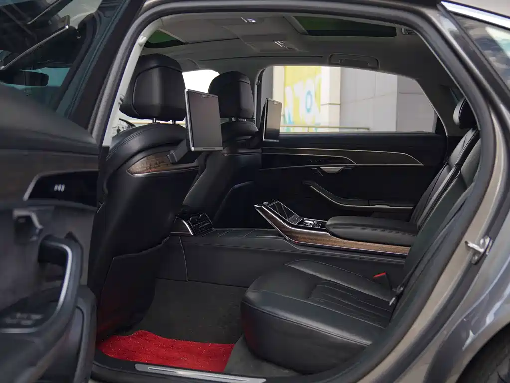 Audi A8 — миниатюра 6