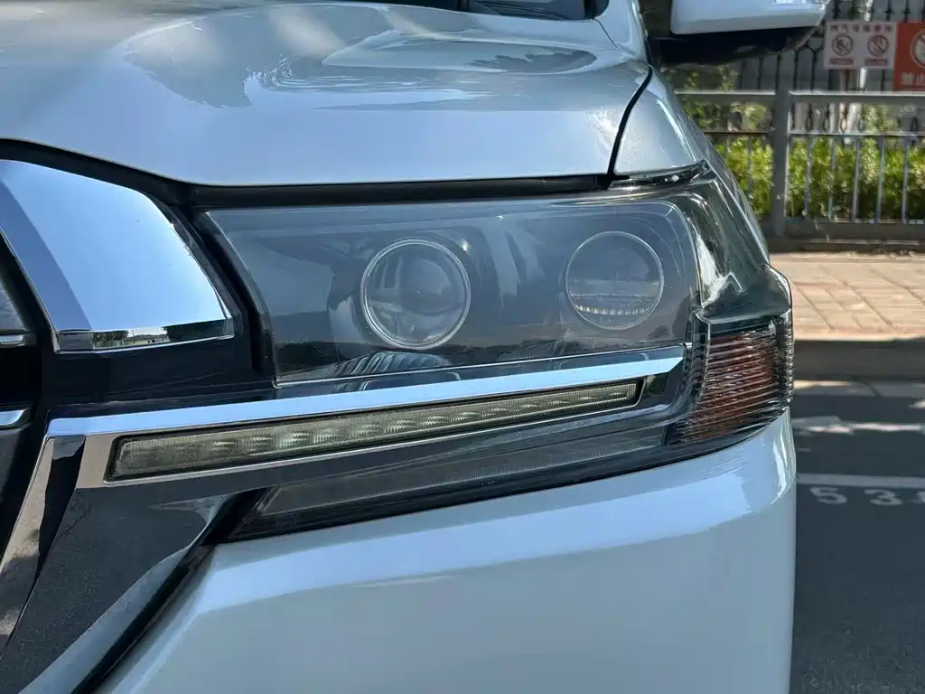 Toyota Land Cruiser — миниатюра 13