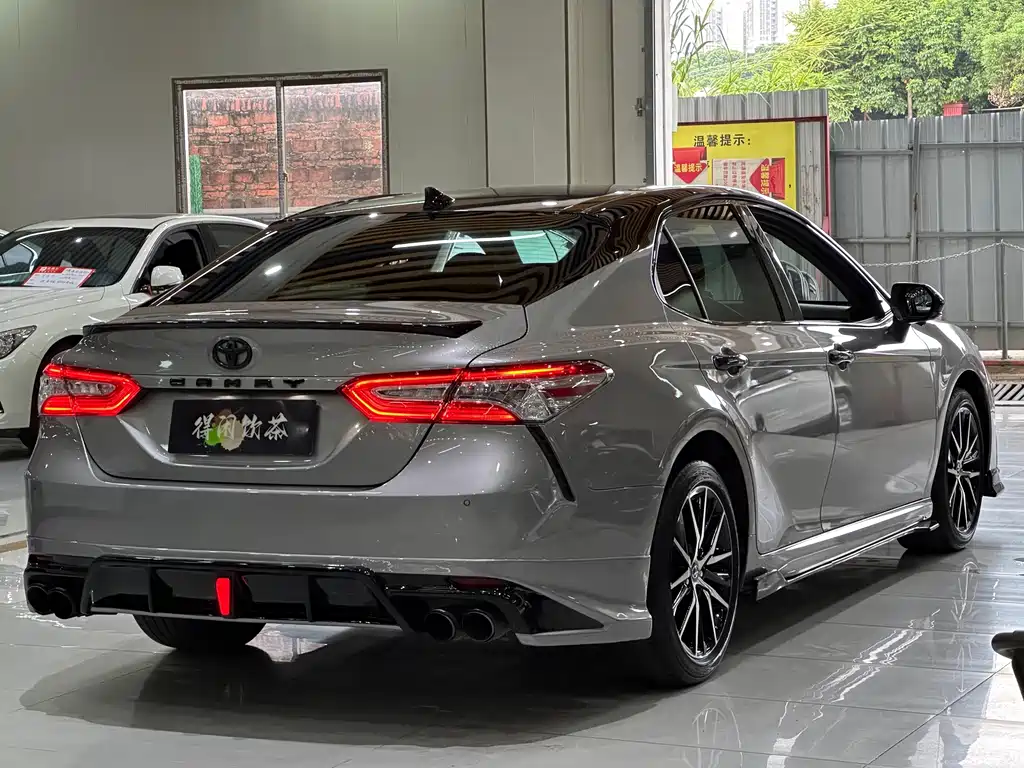 Toyota Camry — миниатюра 13