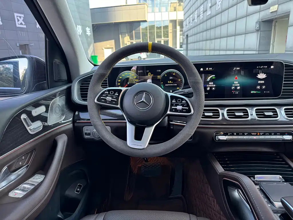 Mercedes-Benz GLE (Import) — миниатюра 24