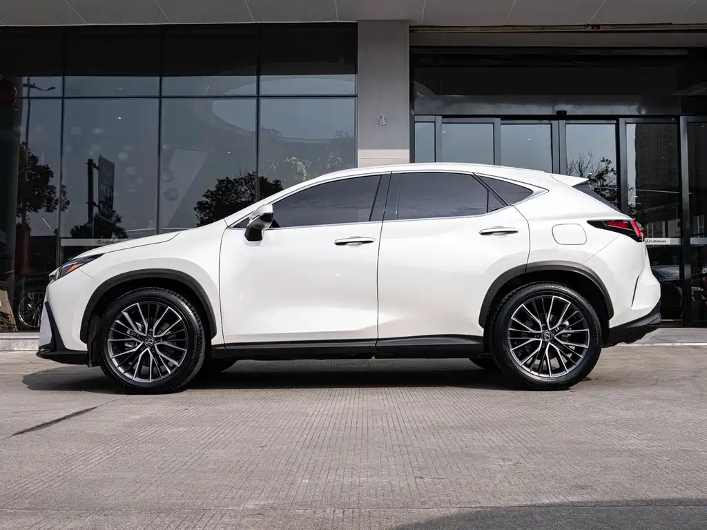 Lexus NX 2022 260