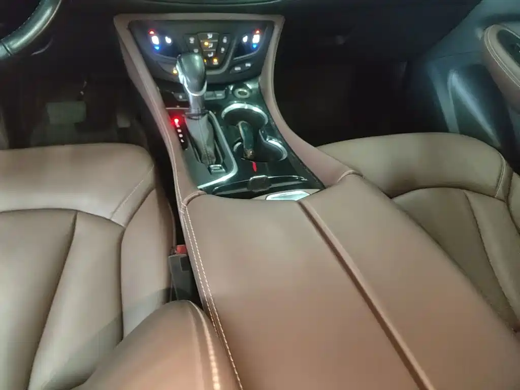 Buick Envision Plus — миниатюра 14