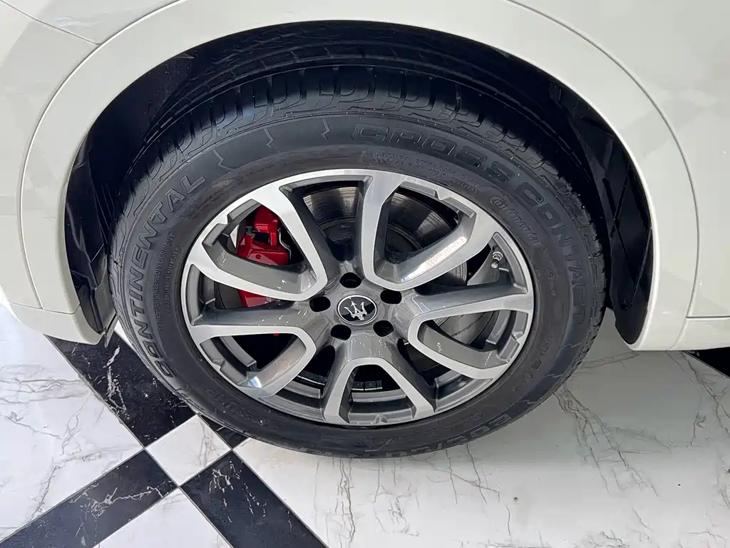 Maserati Levante — миниатюра 16