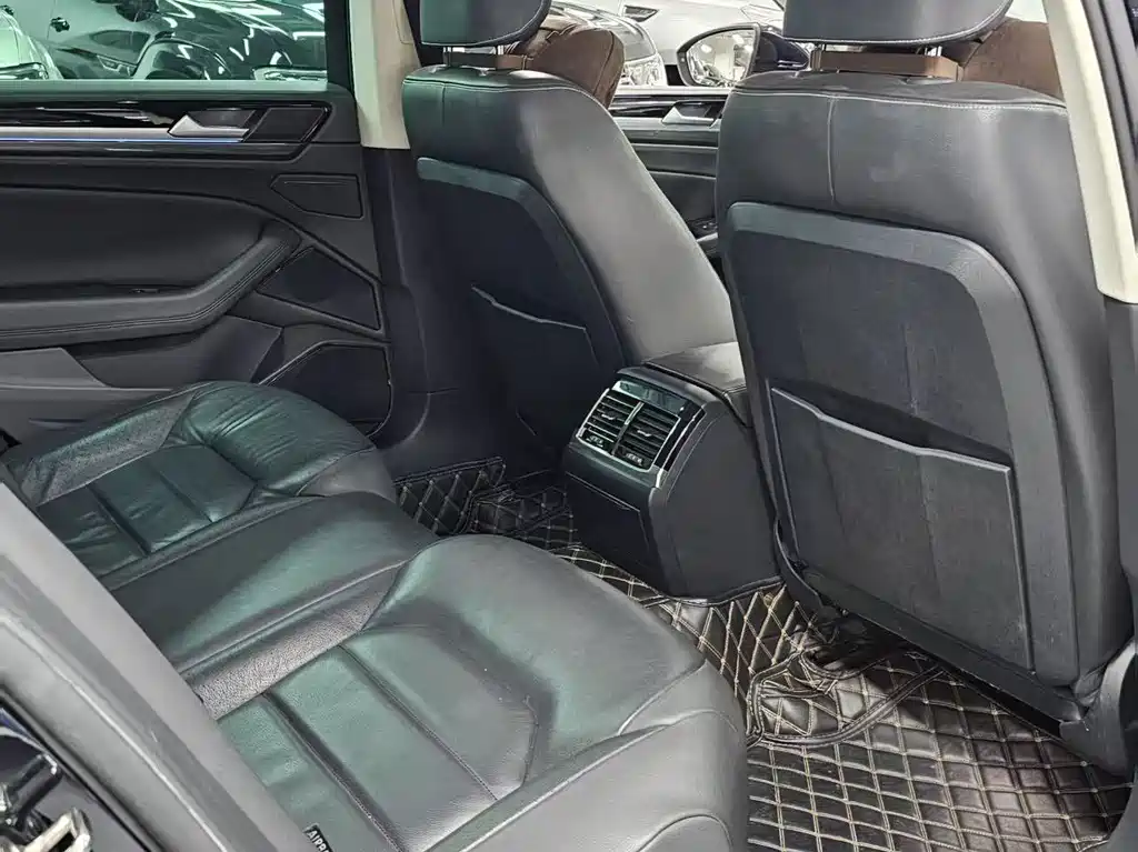 Volkswagen Phideon — миниатюра 9