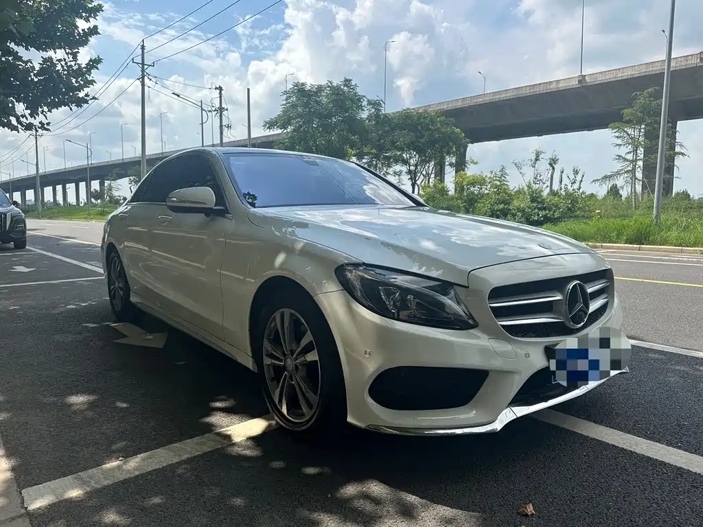 Mercedes-Benz C-Class — миниатюра 3