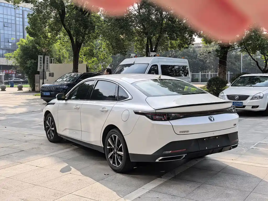 Changan Eado — миниатюра 7