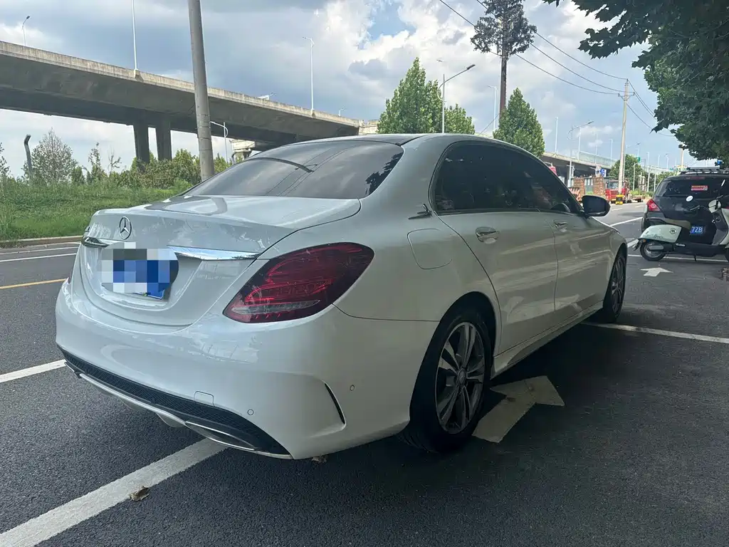 Mercedes-Benz C-Class — миниатюра 16
