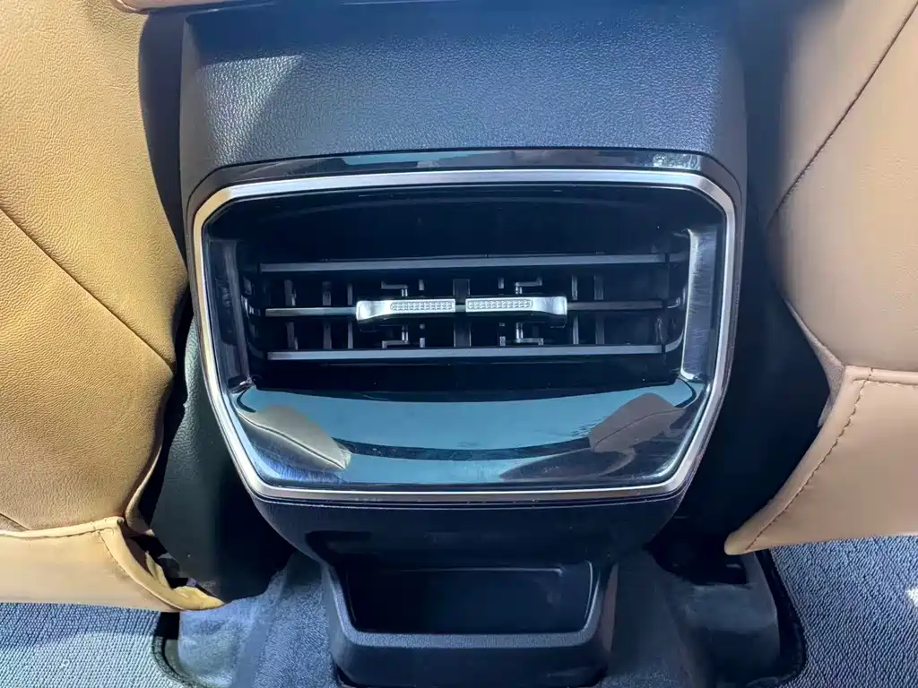 Roewe RX5 New Energy — миниатюра 13
