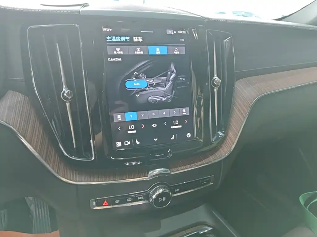 Volvo XC60 — миниатюра 13