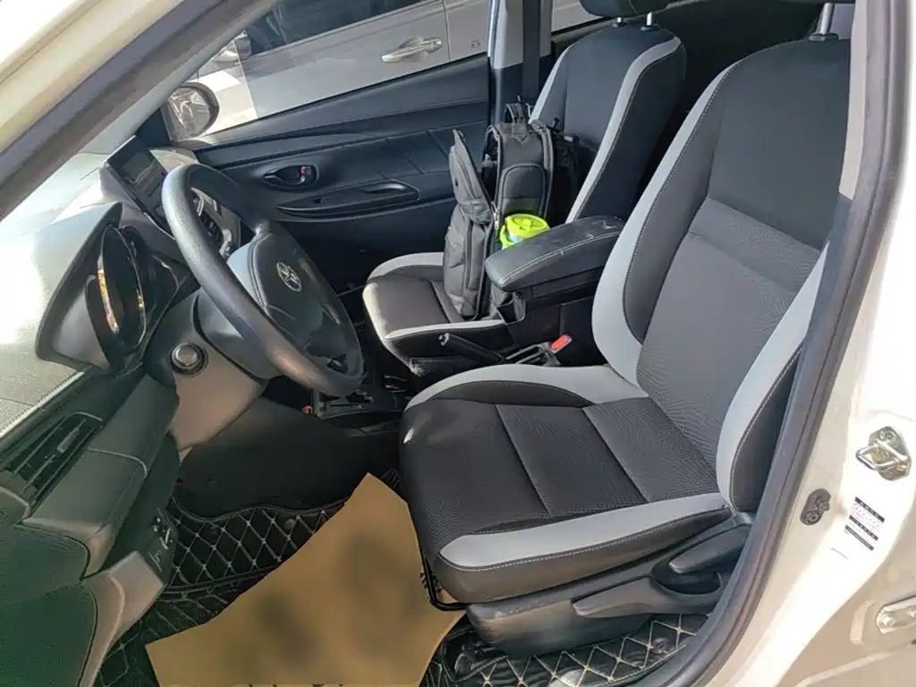Toyota Yaris L — миниатюра 15