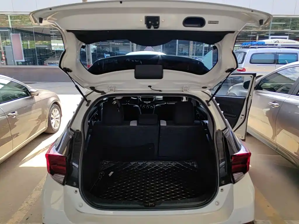 Toyota Yaris L — миниатюра 19