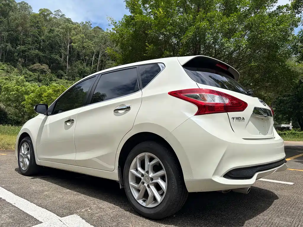 Nissan Tiida — миниатюра 7