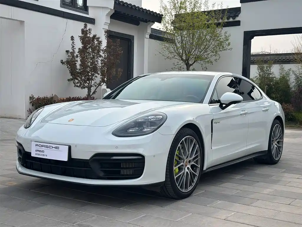 Porsche Panamera Hybrid 2021