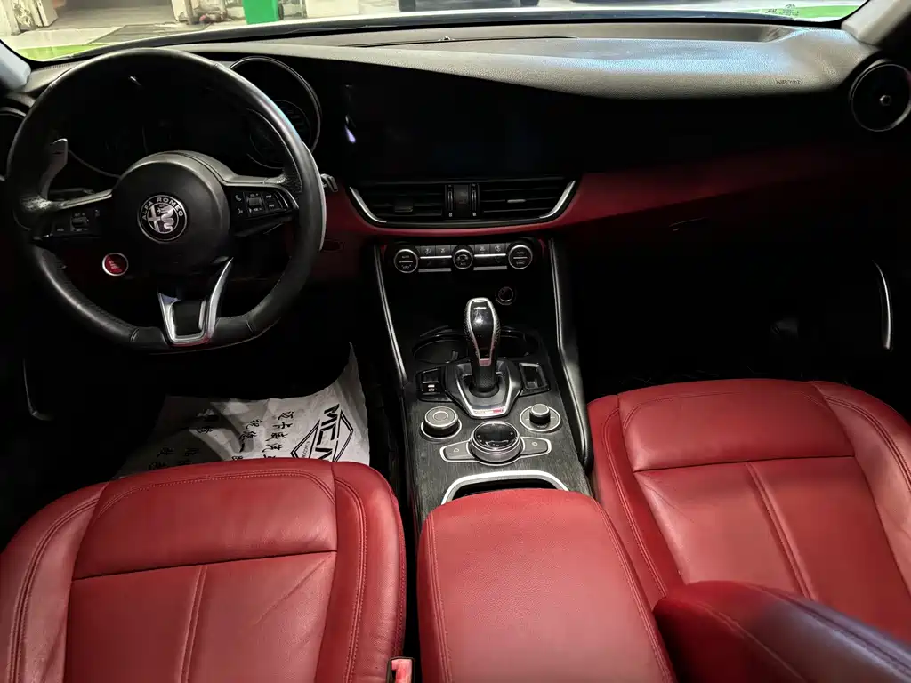 Alfa Romeo Giulia — миниатюра 10