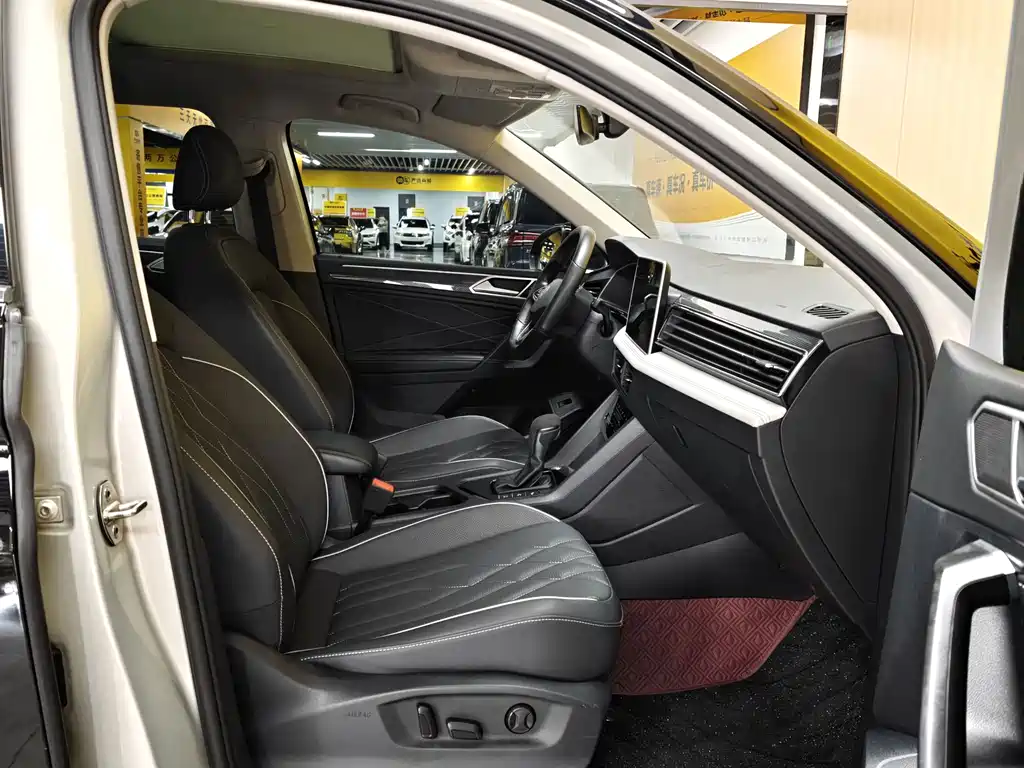 Volkswagen Tiguan L 330TSI Auto 2WD R-Line Premium Edition, фото 8