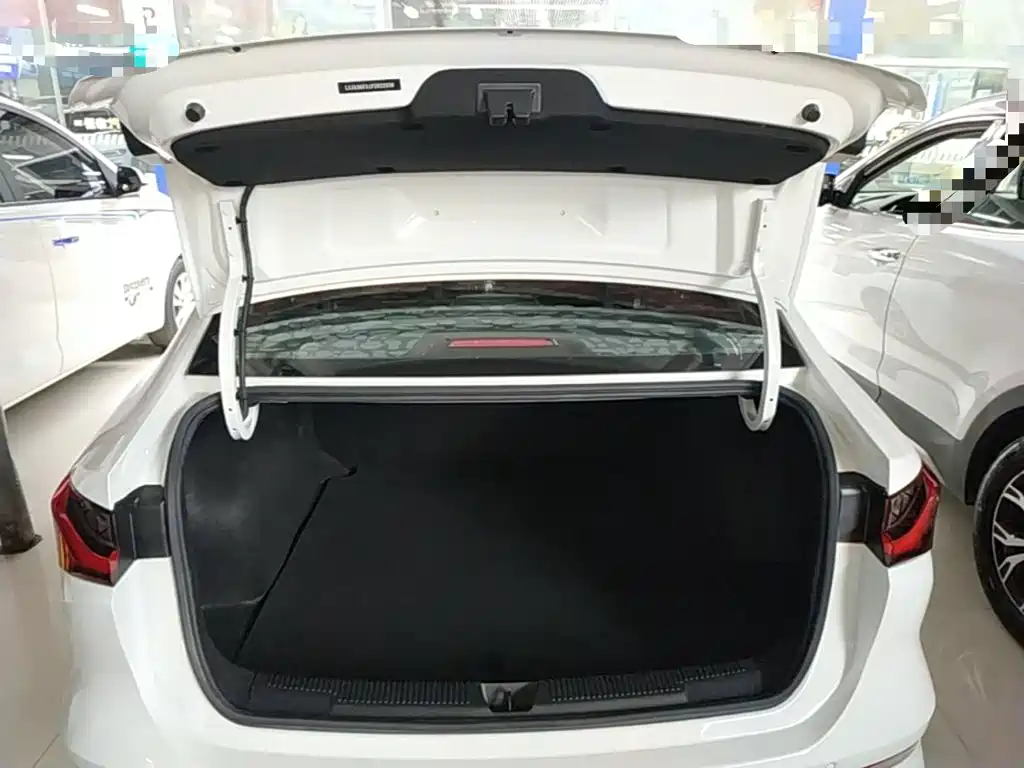 Roewe i5 — миниатюра 19