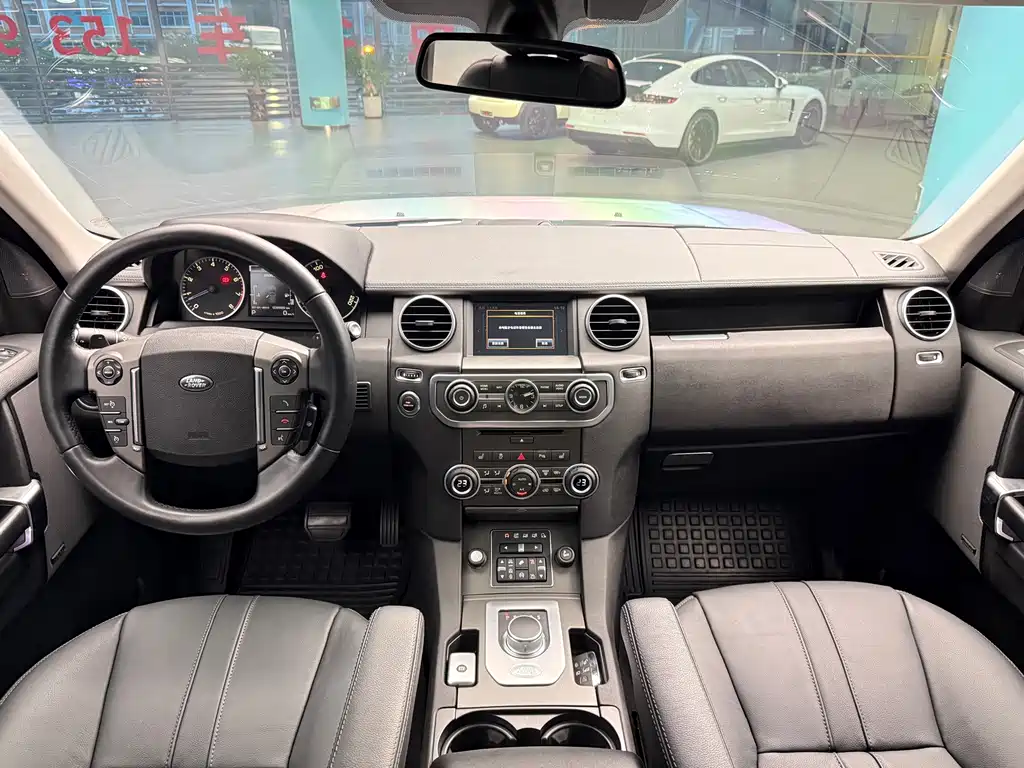 Land Rover Discovery — миниатюра 8
