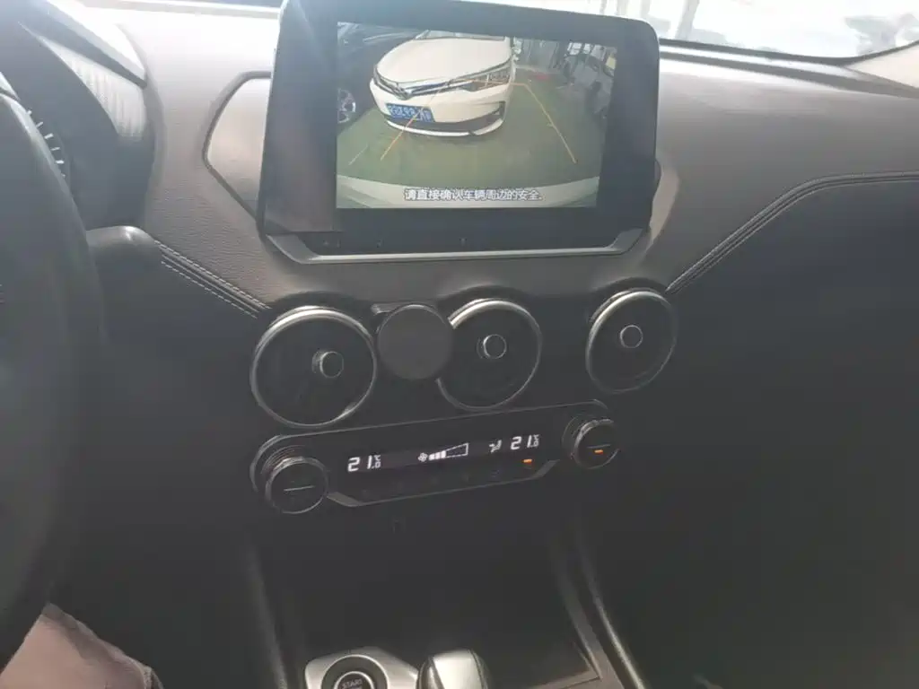 Nissan Sylphy — миниатюра 9