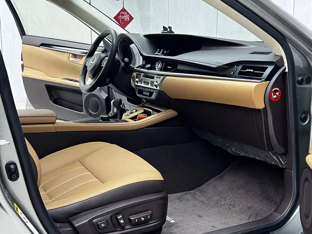 Lexus ES — миниатюра 7