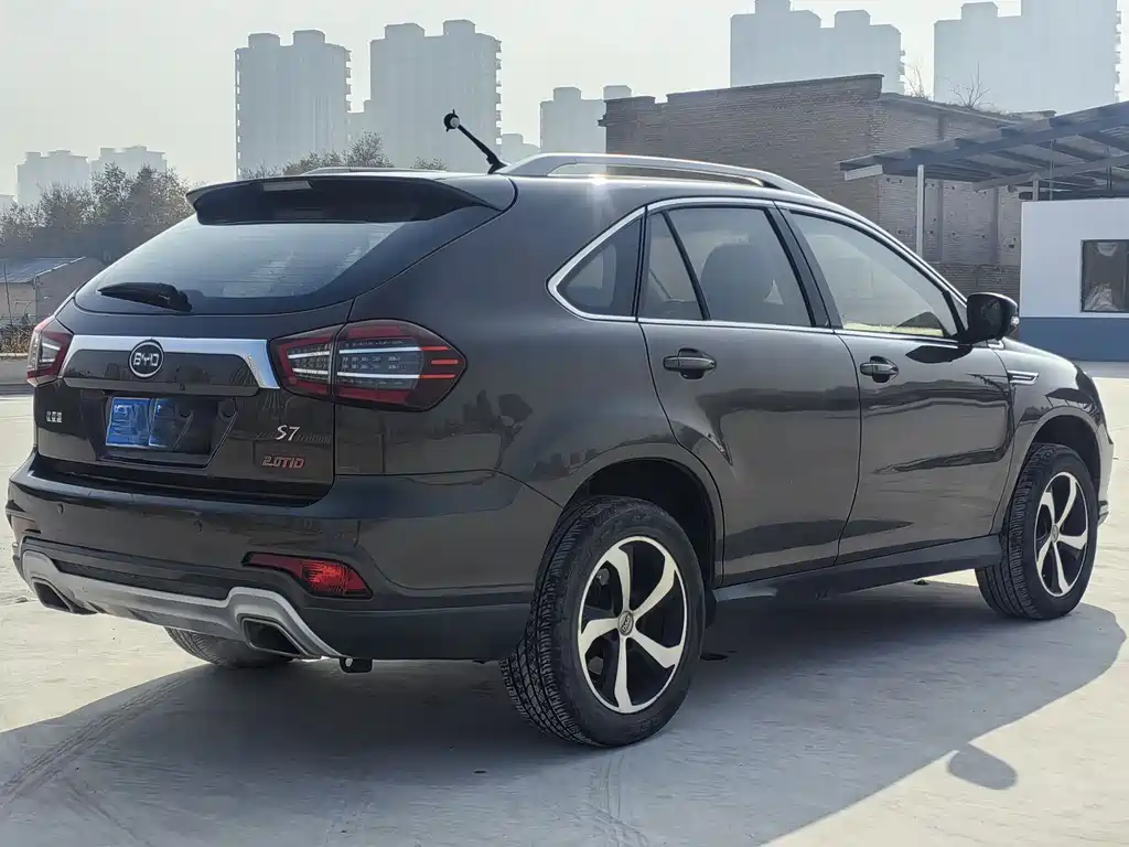 BYD S7