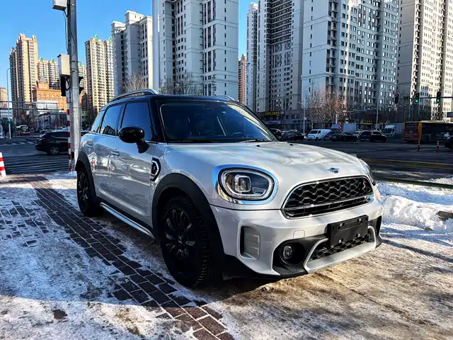 MINI COUNTRYMAN